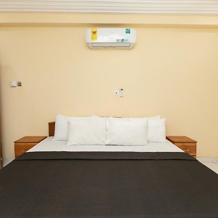 Washington Apartments - Just 25Mins Drive From The Airport Kwashieman Εξωτερικό φωτογραφία