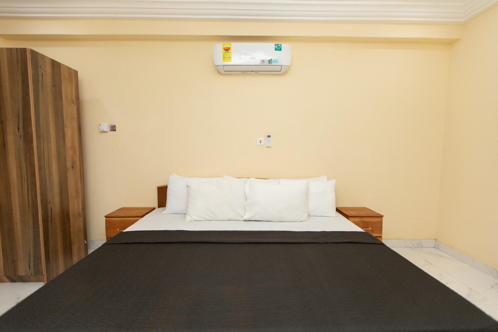 Washington Apartments - Just 25Mins Drive From The Airport Kwashieman Εξωτερικό φωτογραφία