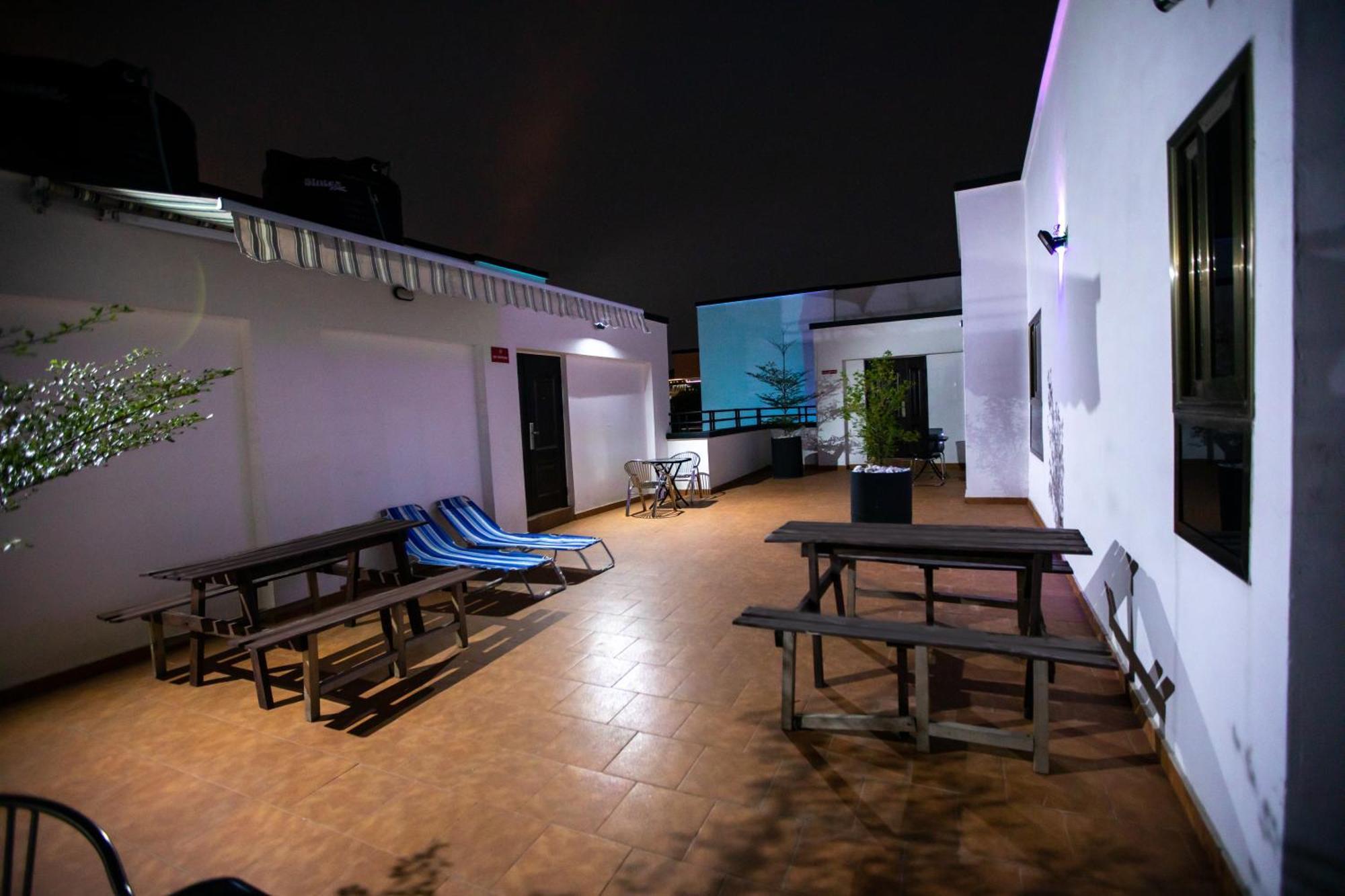 Washington Apartments - Just 25Mins Drive From The Airport Kwashieman Εξωτερικό φωτογραφία