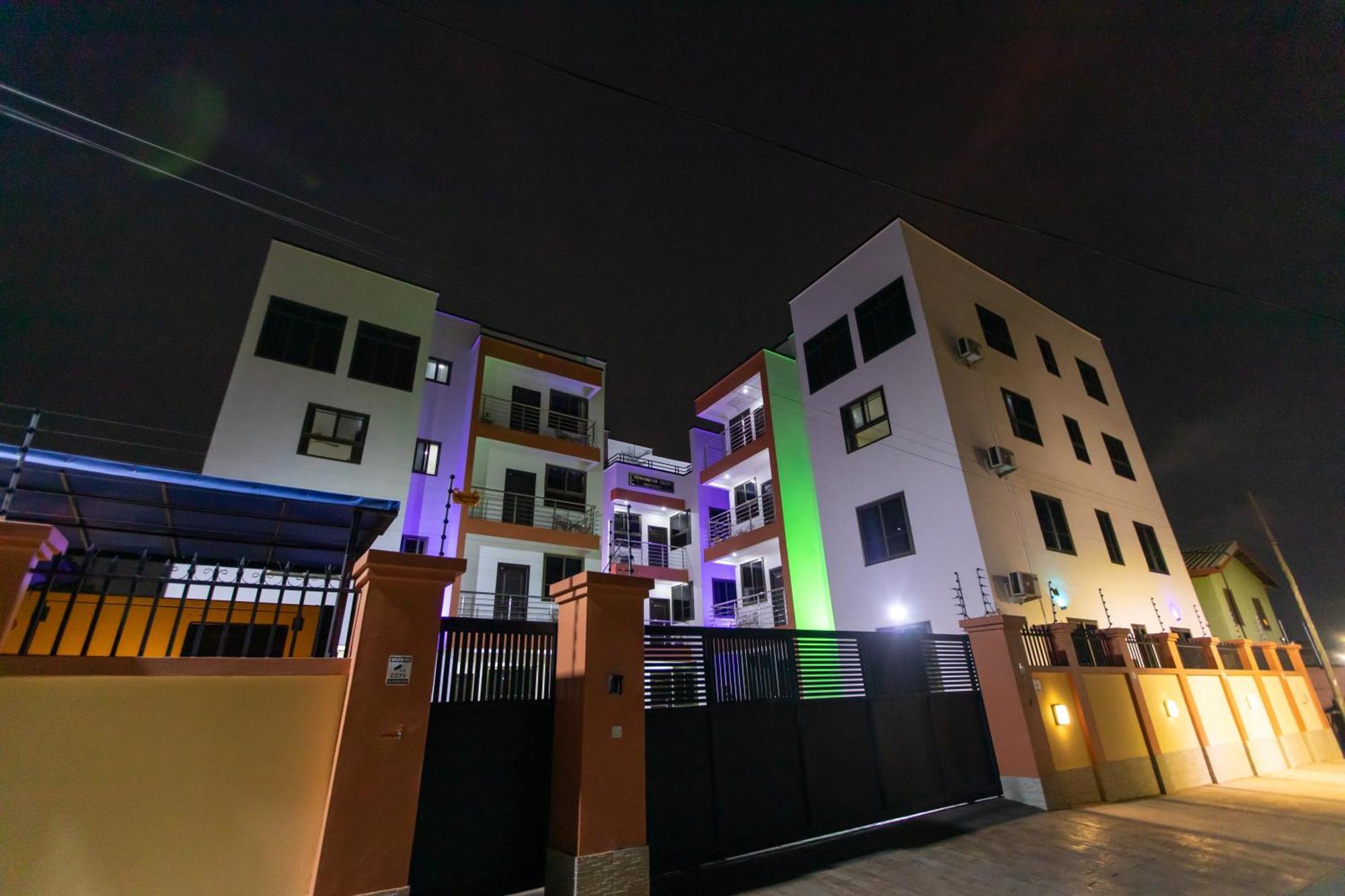 Washington Apartments - Just 25Mins Drive From The Airport Kwashieman Εξωτερικό φωτογραφία