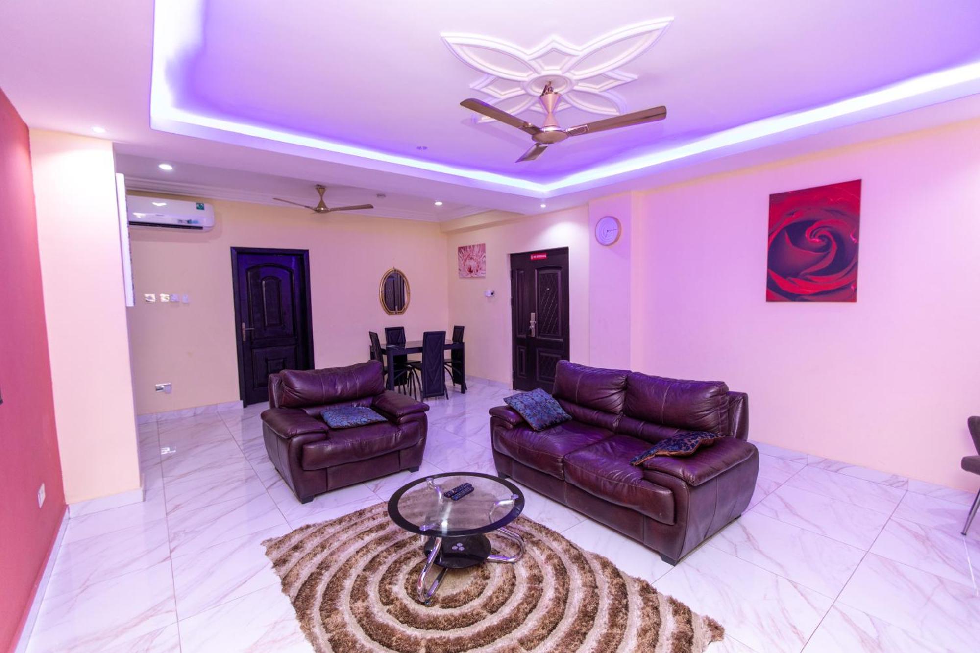 Washington Apartments - Just 25Mins Drive From The Airport Kwashieman Εξωτερικό φωτογραφία