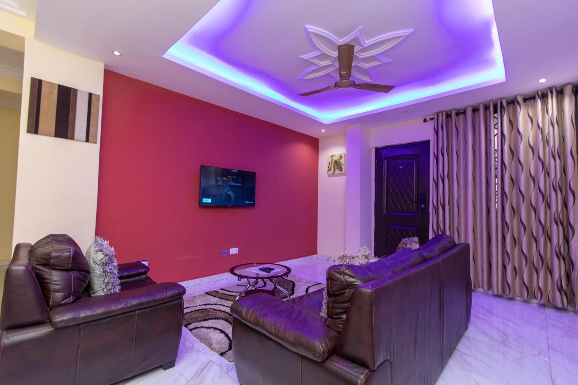 Washington Apartments - Just 25Mins Drive From The Airport Kwashieman Εξωτερικό φωτογραφία