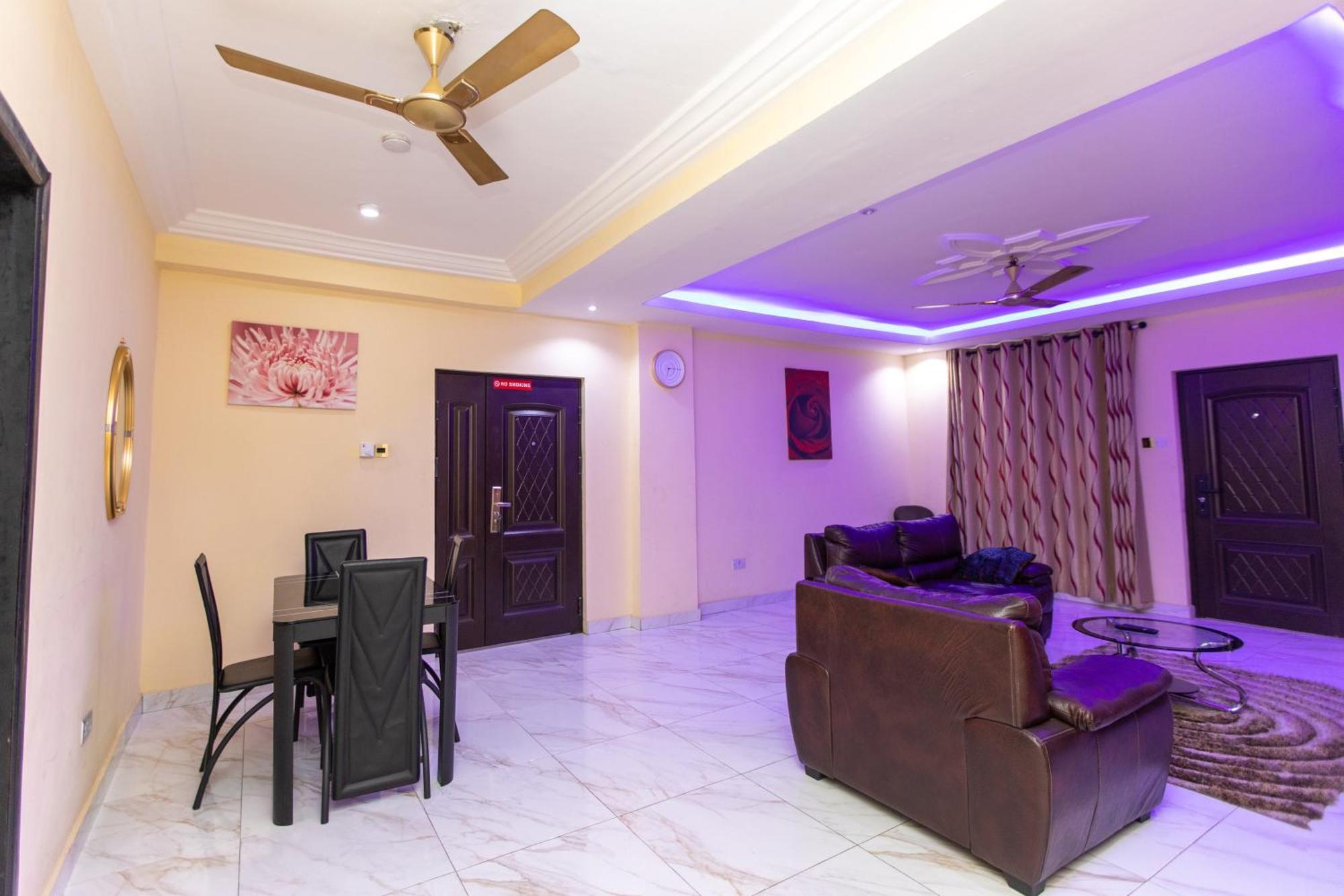 Washington Apartments - Just 25Mins Drive From The Airport Kwashieman Εξωτερικό φωτογραφία