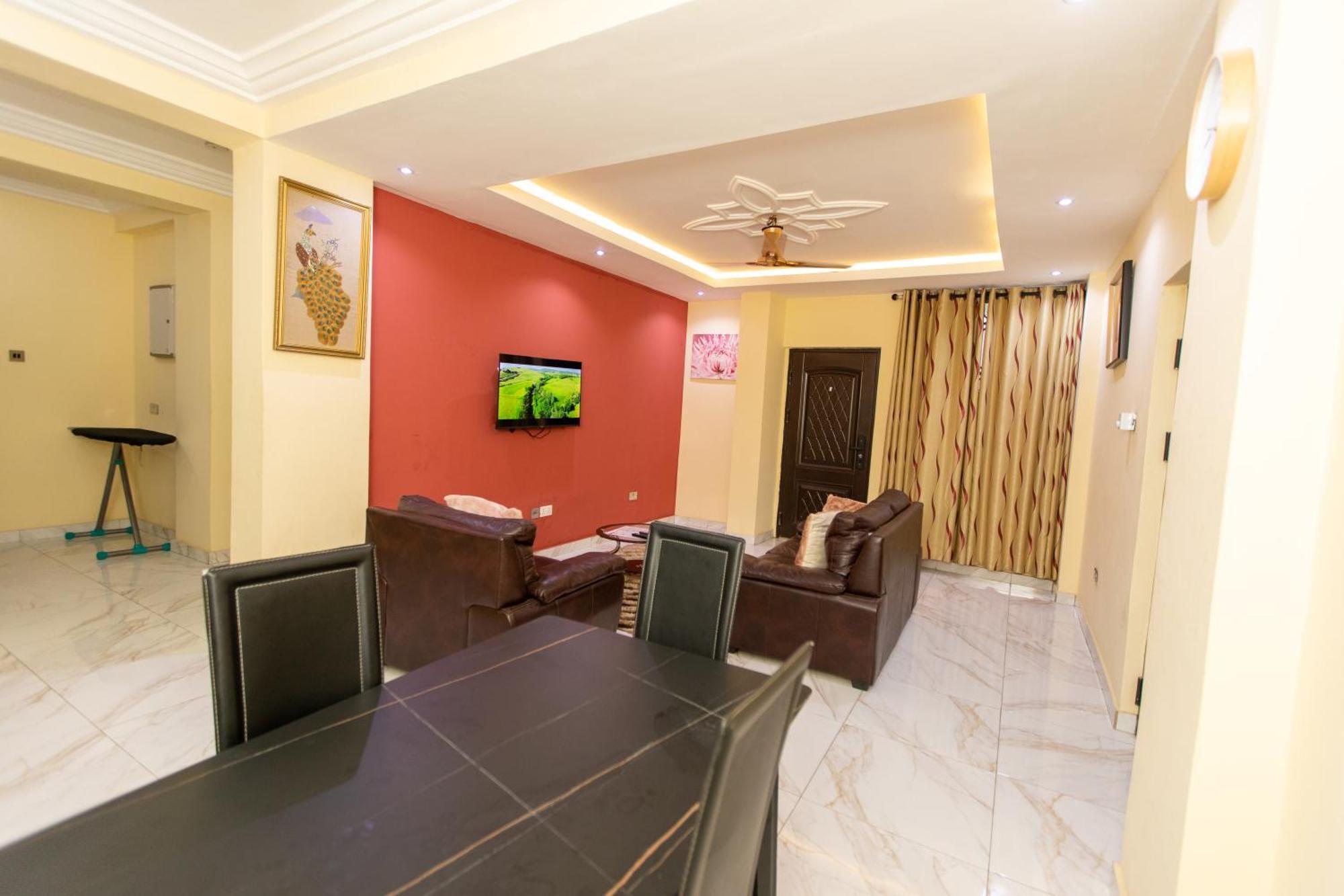 Washington Apartments - Just 25Mins Drive From The Airport Kwashieman Εξωτερικό φωτογραφία