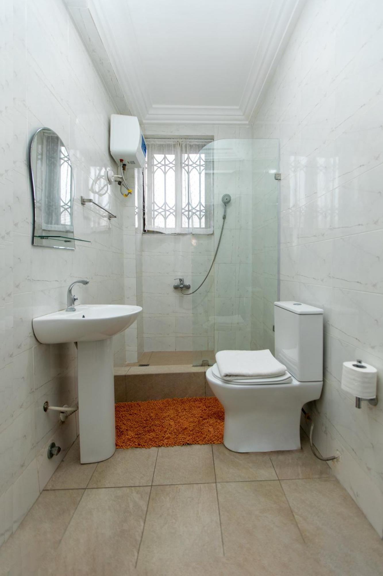 Washington Apartments - Just 25Mins Drive From The Airport Kwashieman Εξωτερικό φωτογραφία