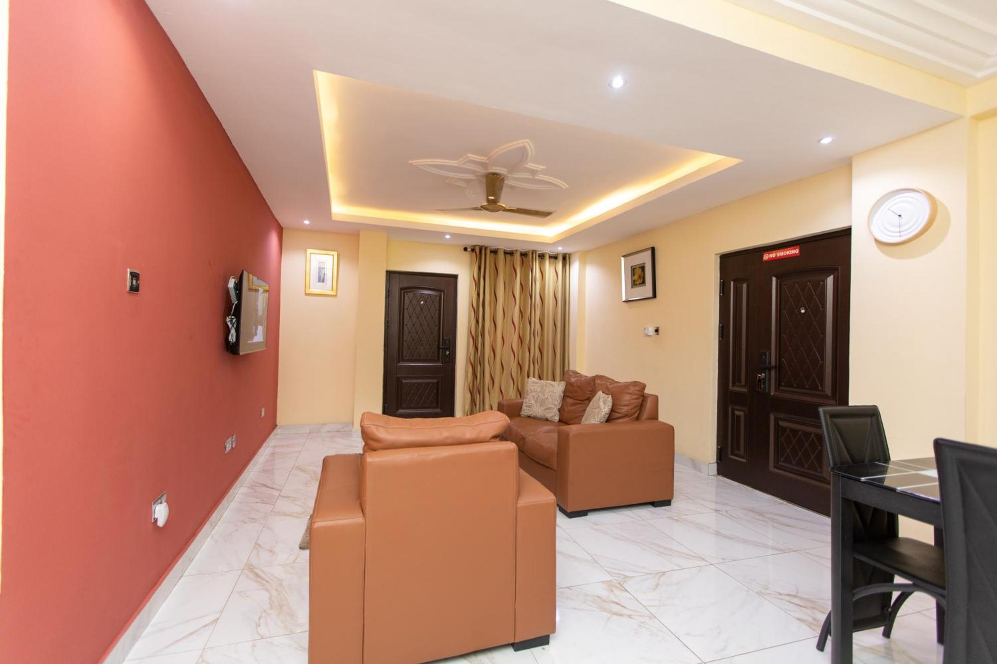 Washington Apartments - Just 25Mins Drive From The Airport Kwashieman Εξωτερικό φωτογραφία