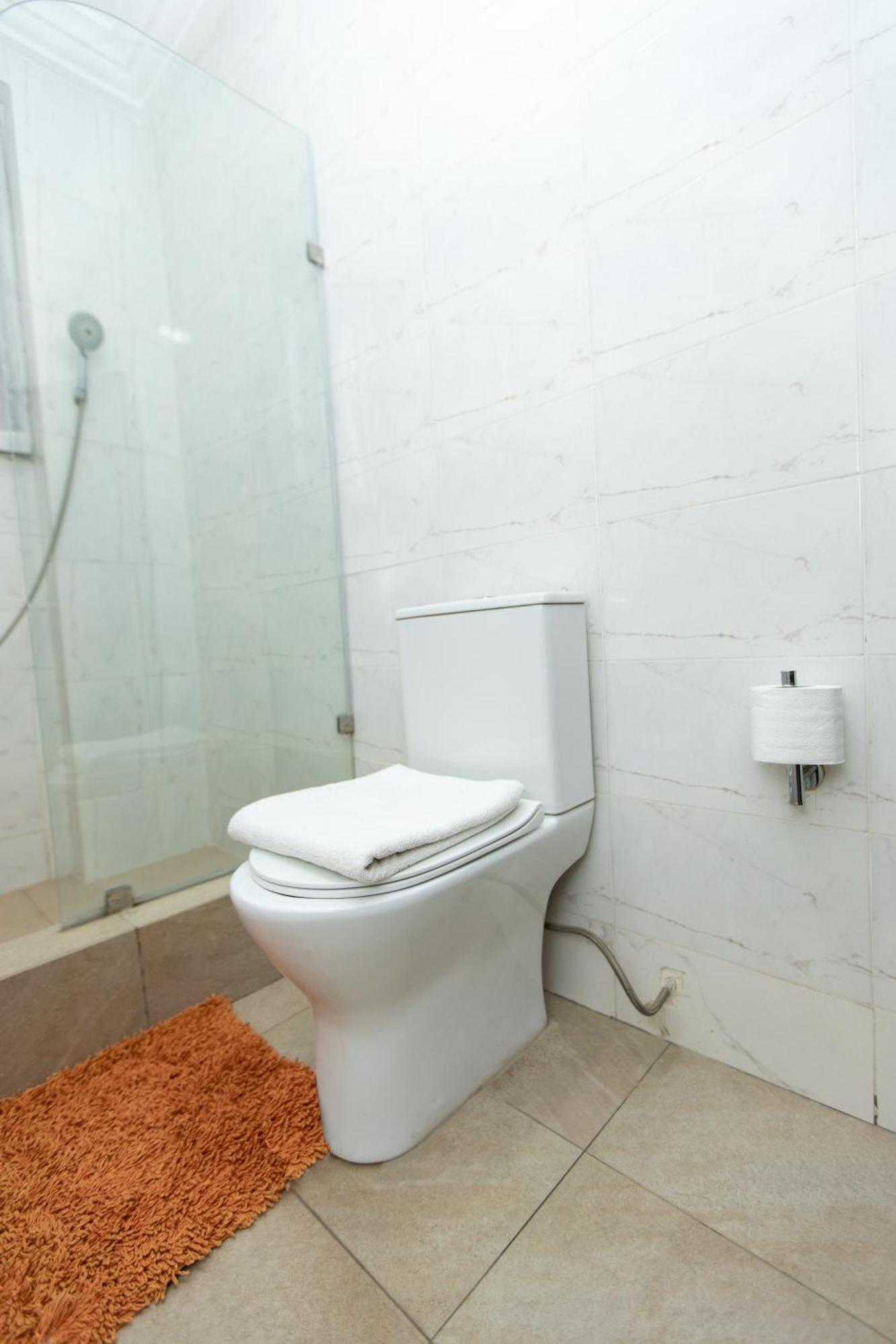 Washington Apartments - Just 25Mins Drive From The Airport Kwashieman Εξωτερικό φωτογραφία