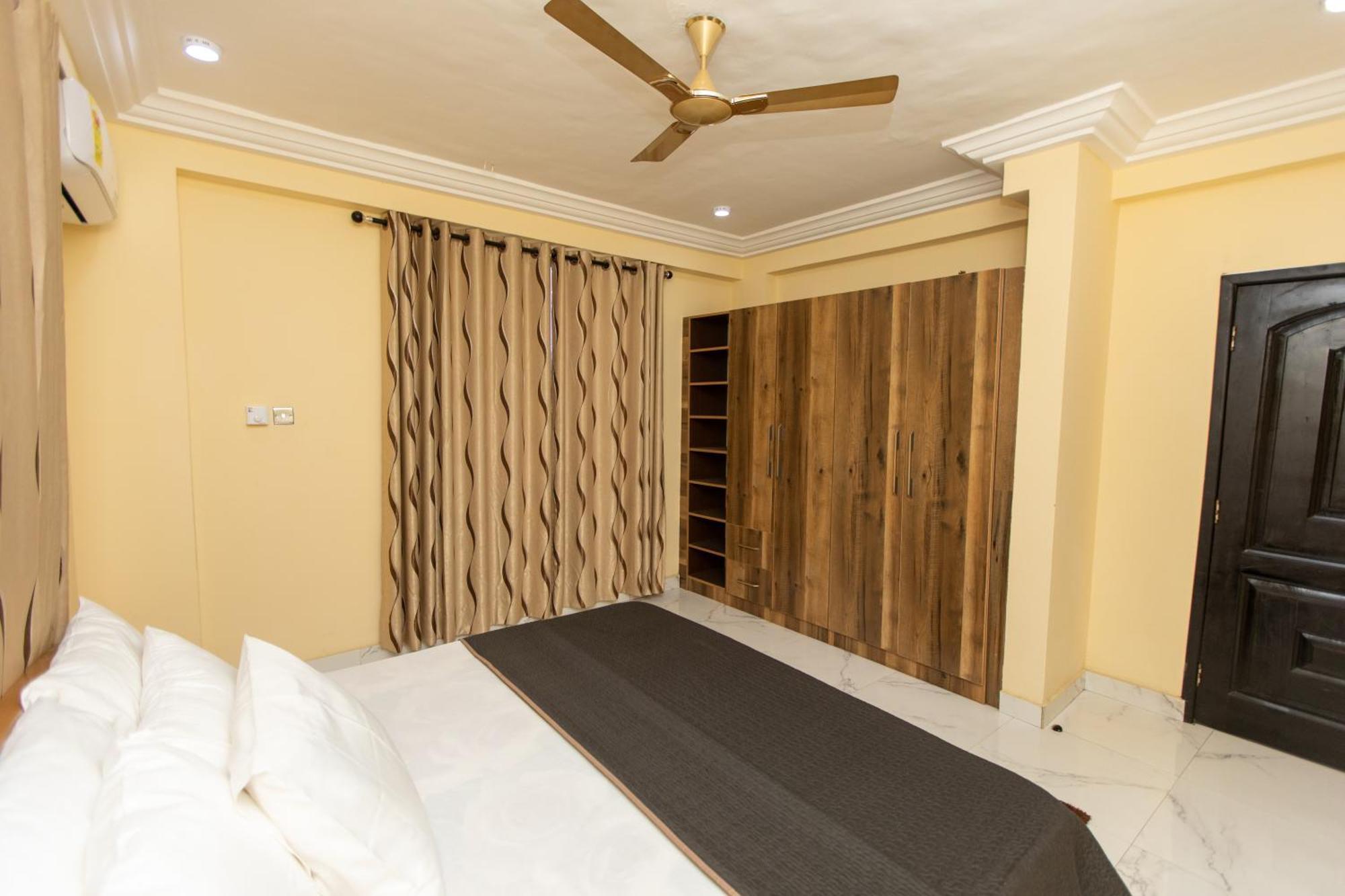 Washington Apartments - Just 25Mins Drive From The Airport Kwashieman Εξωτερικό φωτογραφία
