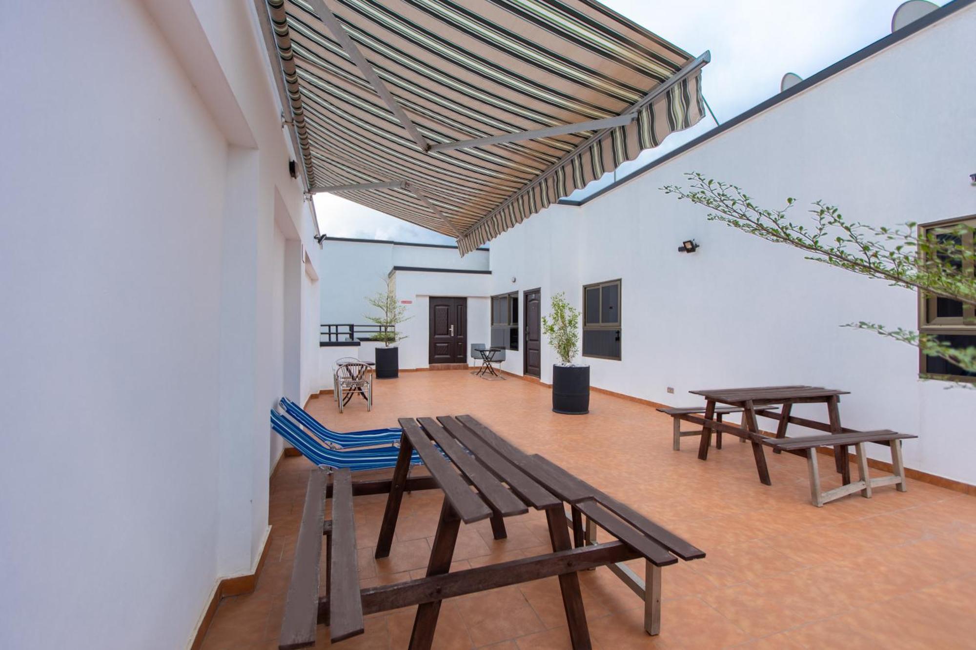 Washington Apartments - Just 25Mins Drive From The Airport Kwashieman Εξωτερικό φωτογραφία